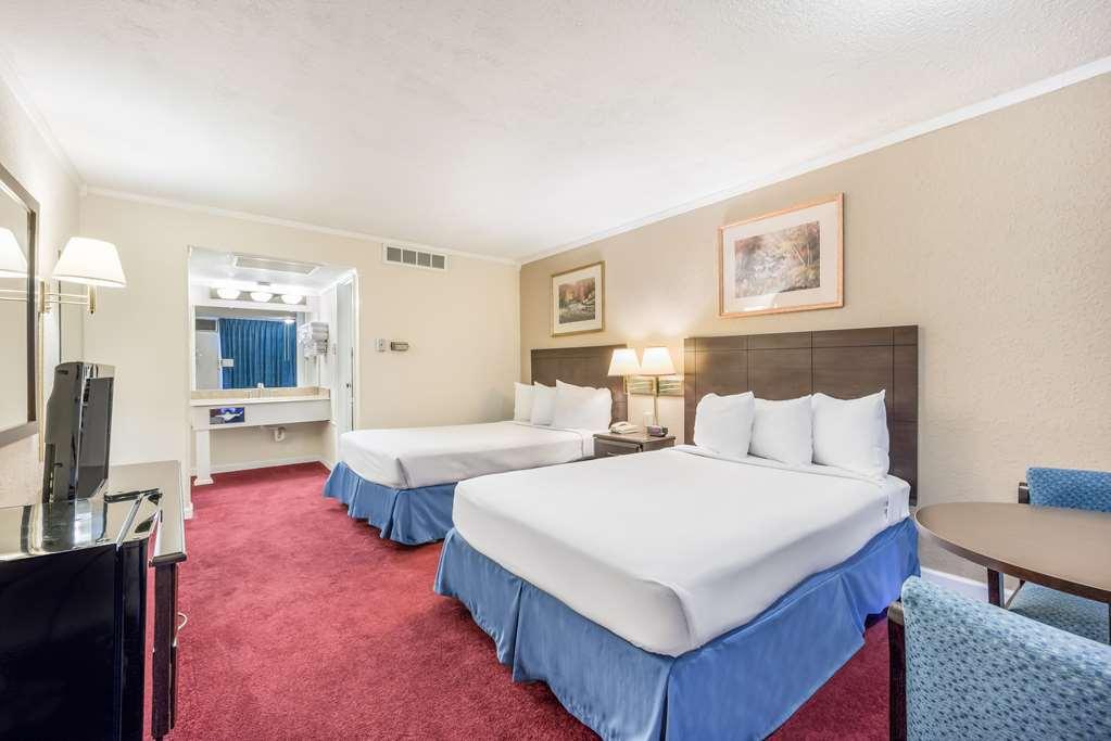 Americas Best Value Inn St. Joseph At I-29 Chambre photo
