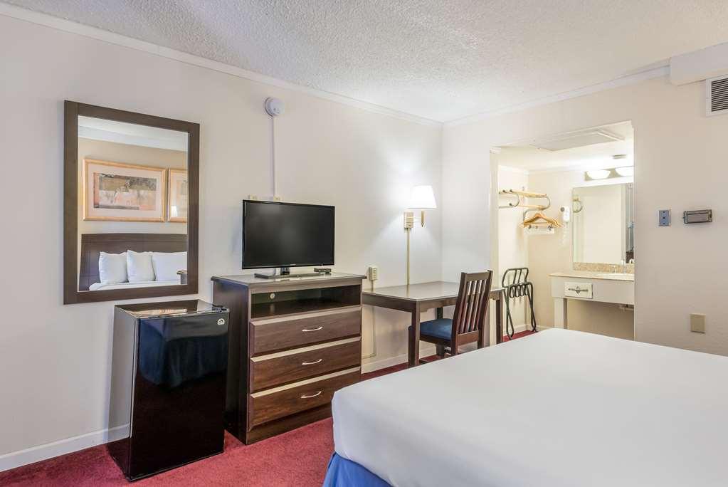 Americas Best Value Inn St. Joseph At I-29 Chambre photo