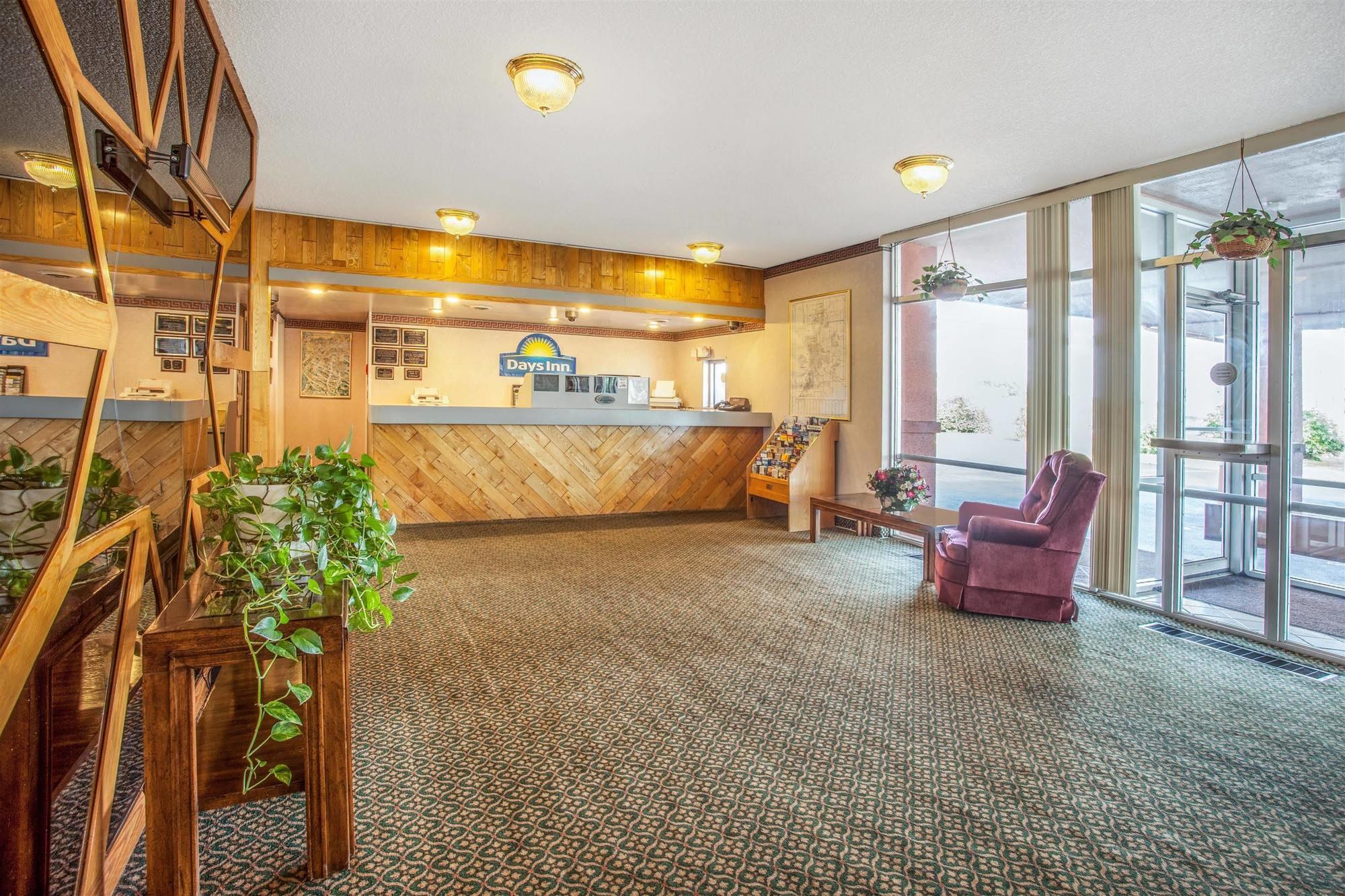 Americas Best Value Inn St. Joseph At I-29 Extérieur photo