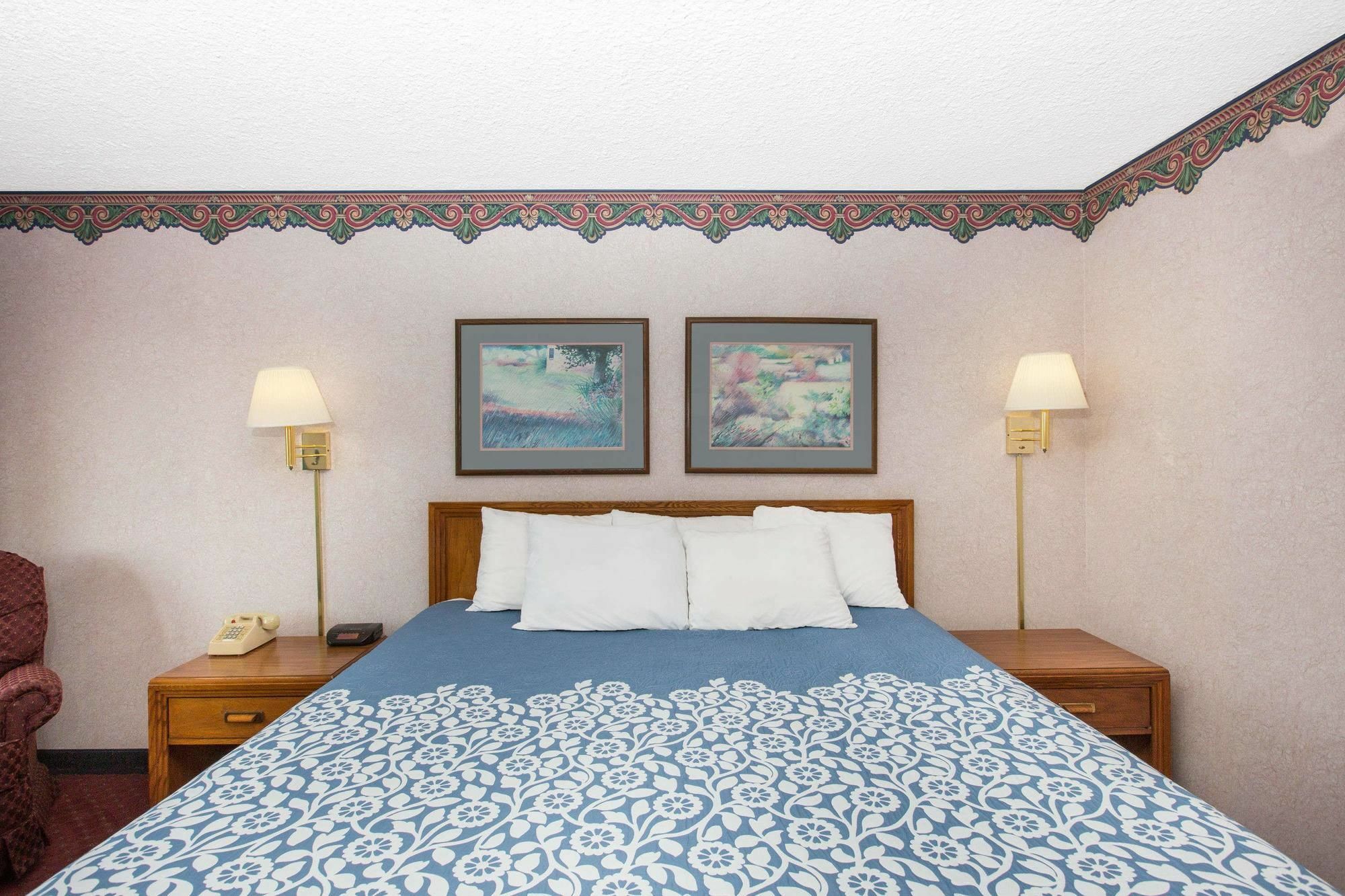 Americas Best Value Inn St. Joseph At I-29 Extérieur photo