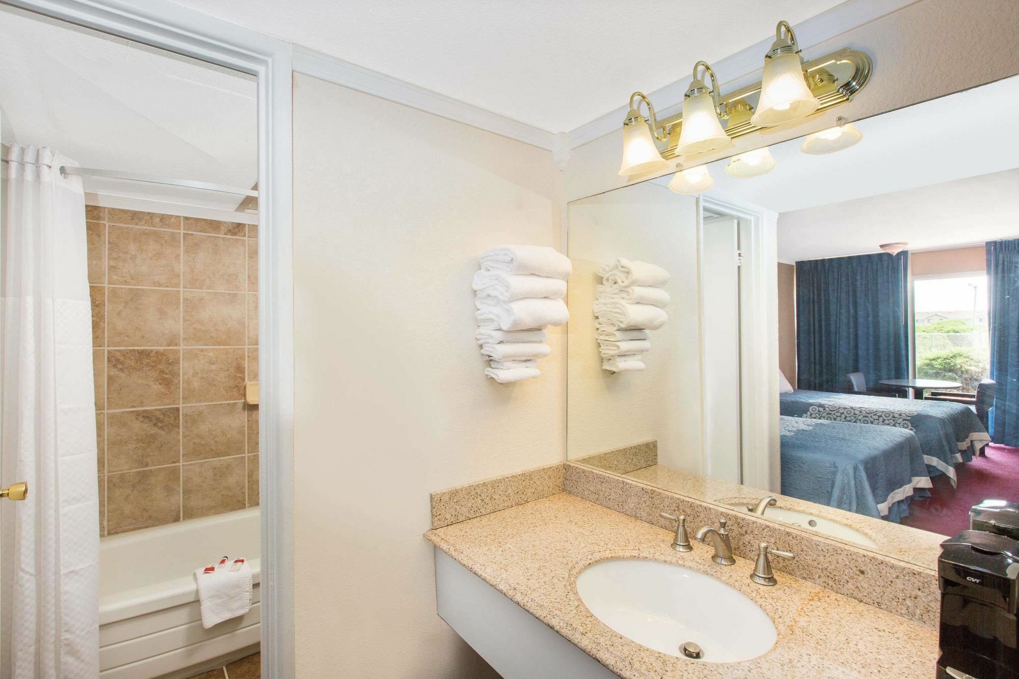 Americas Best Value Inn St. Joseph At I-29 Extérieur photo