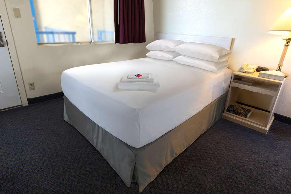 Americas Best Value Inn St. Joseph At I-29 Extérieur photo